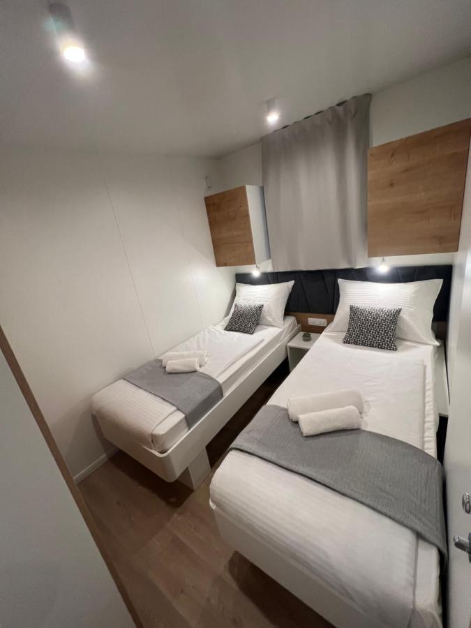 Mobile Homes Malu Biograd Na Moru Bagian luar foto