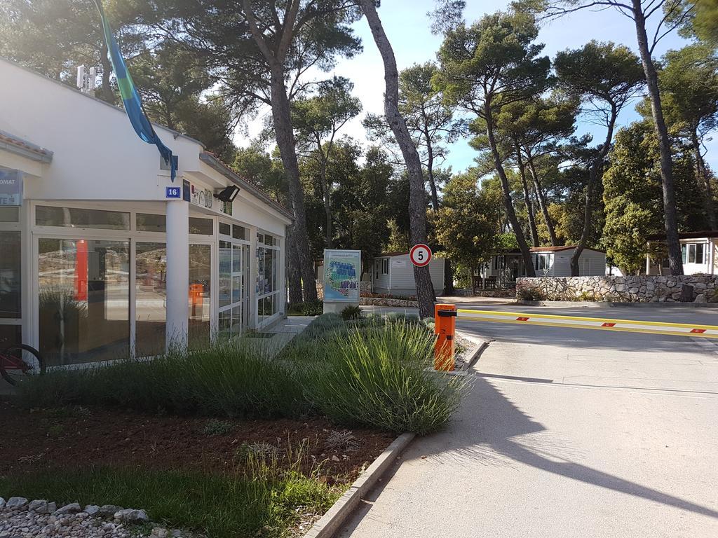Mobile Homes Malu Biograd Na Moru Bagian luar foto